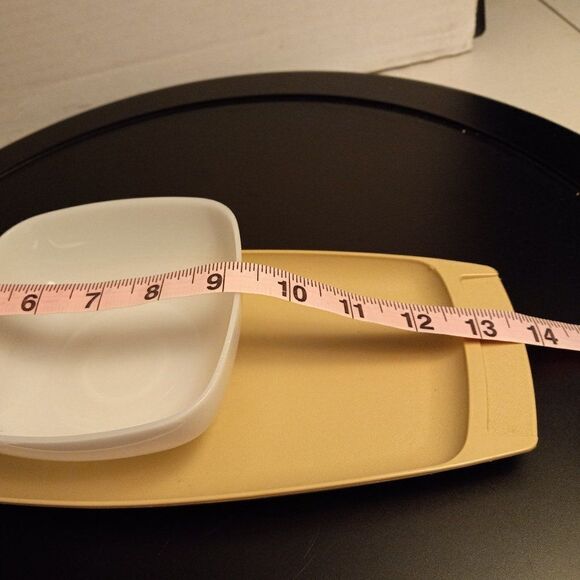 Tupperware 771-1 Serve-ette Tray Cottagecore, Grannycore, Kitsch - Picture 3 of 5